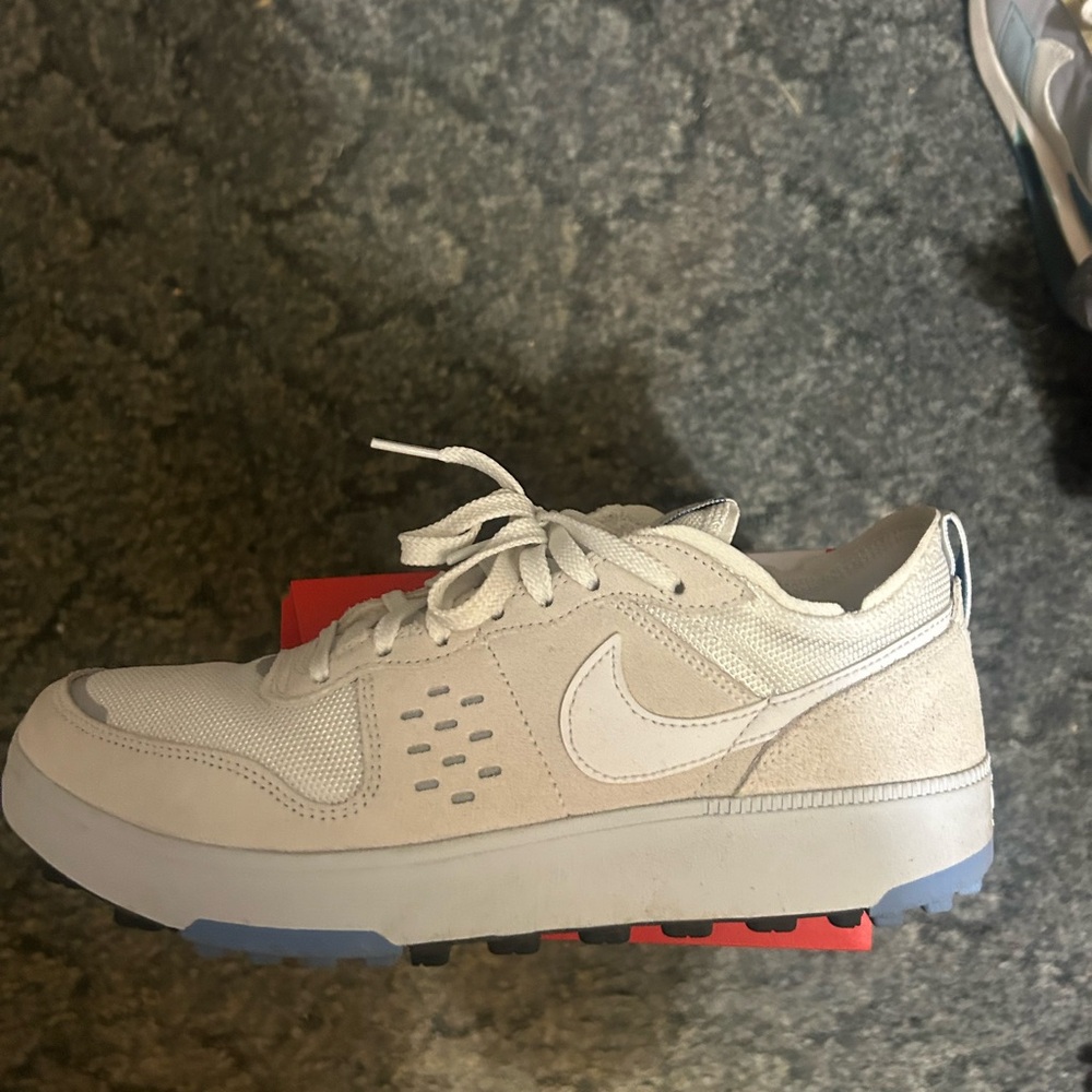 Men’s Nike shoes